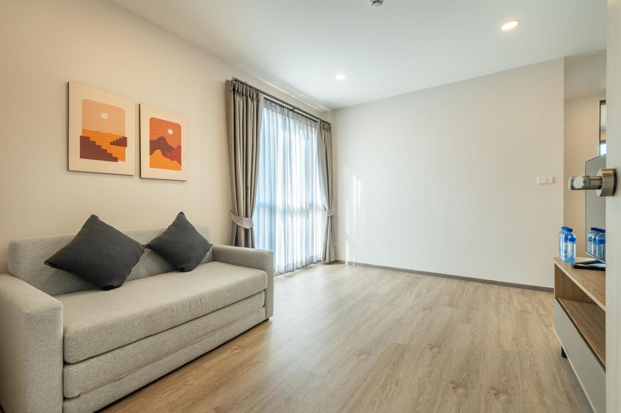 Salaya One Hotel & Service Apartment Esterno foto
