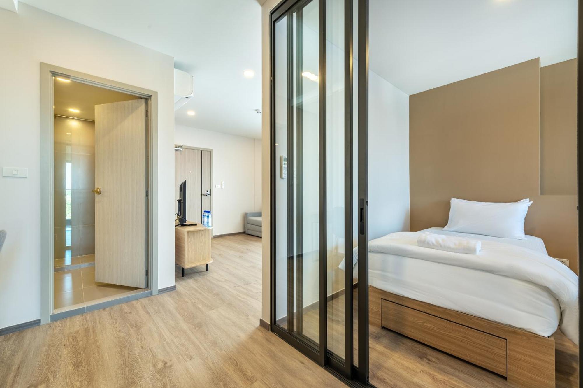 Salaya One Hotel & Service Apartment Esterno foto