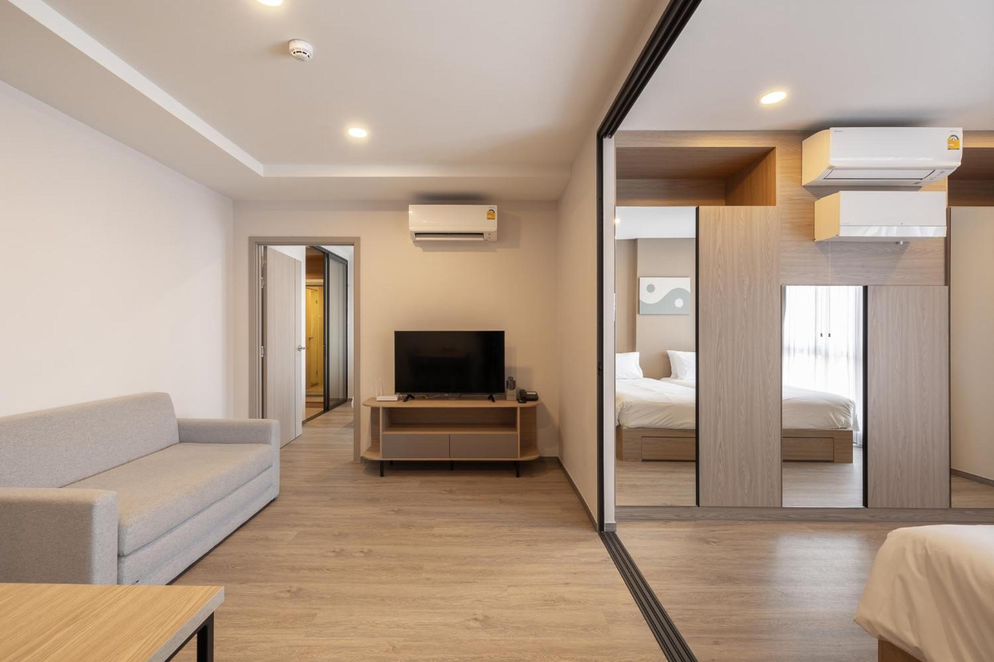 Salaya One Hotel & Service Apartment Esterno foto
