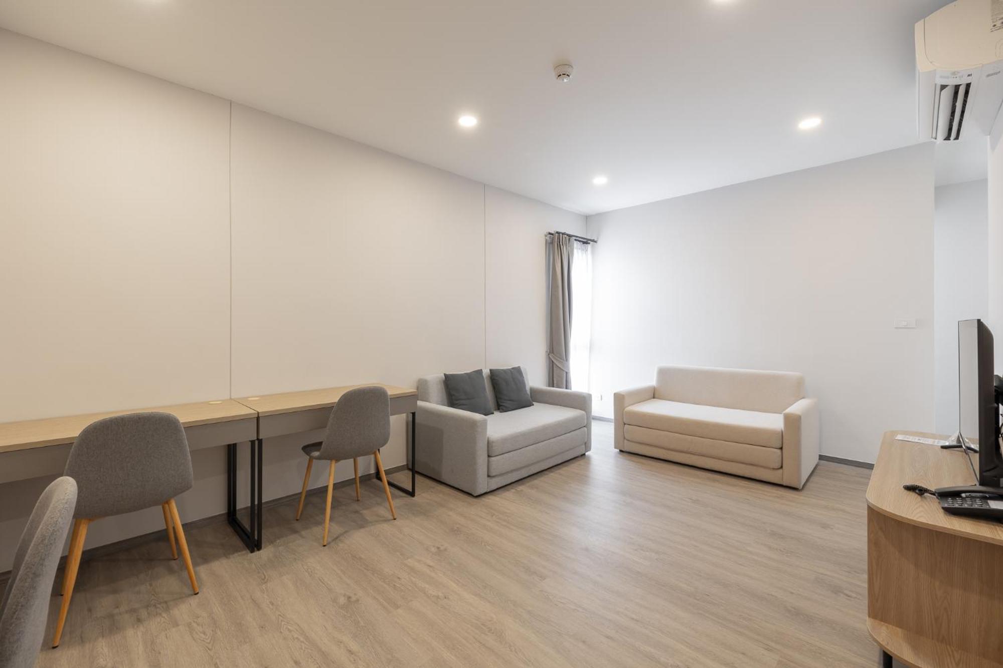 Salaya One Hotel & Service Apartment Esterno foto