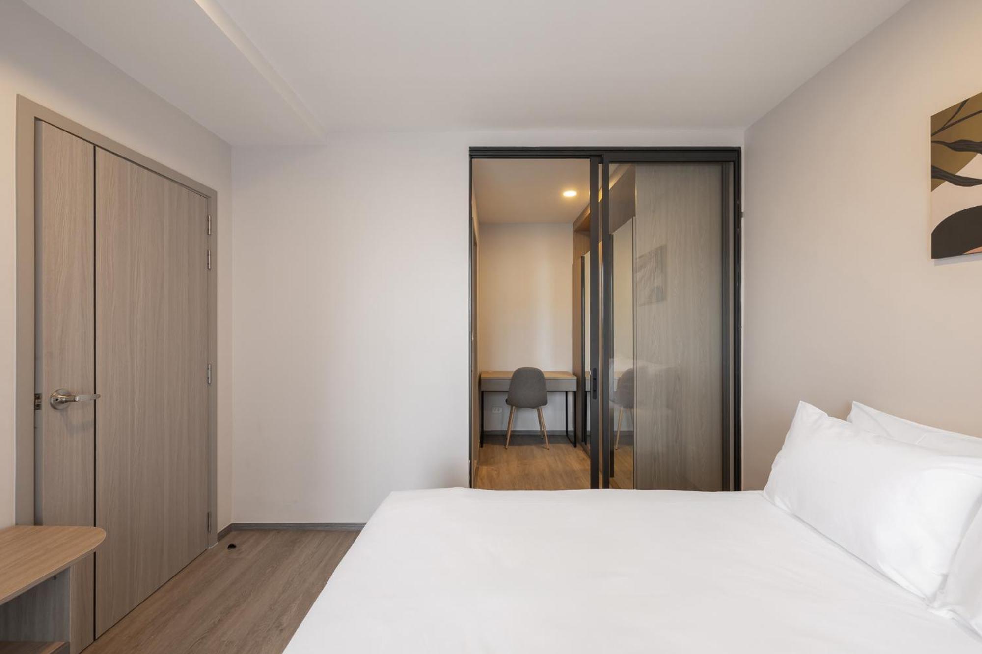 Salaya One Hotel & Service Apartment Esterno foto