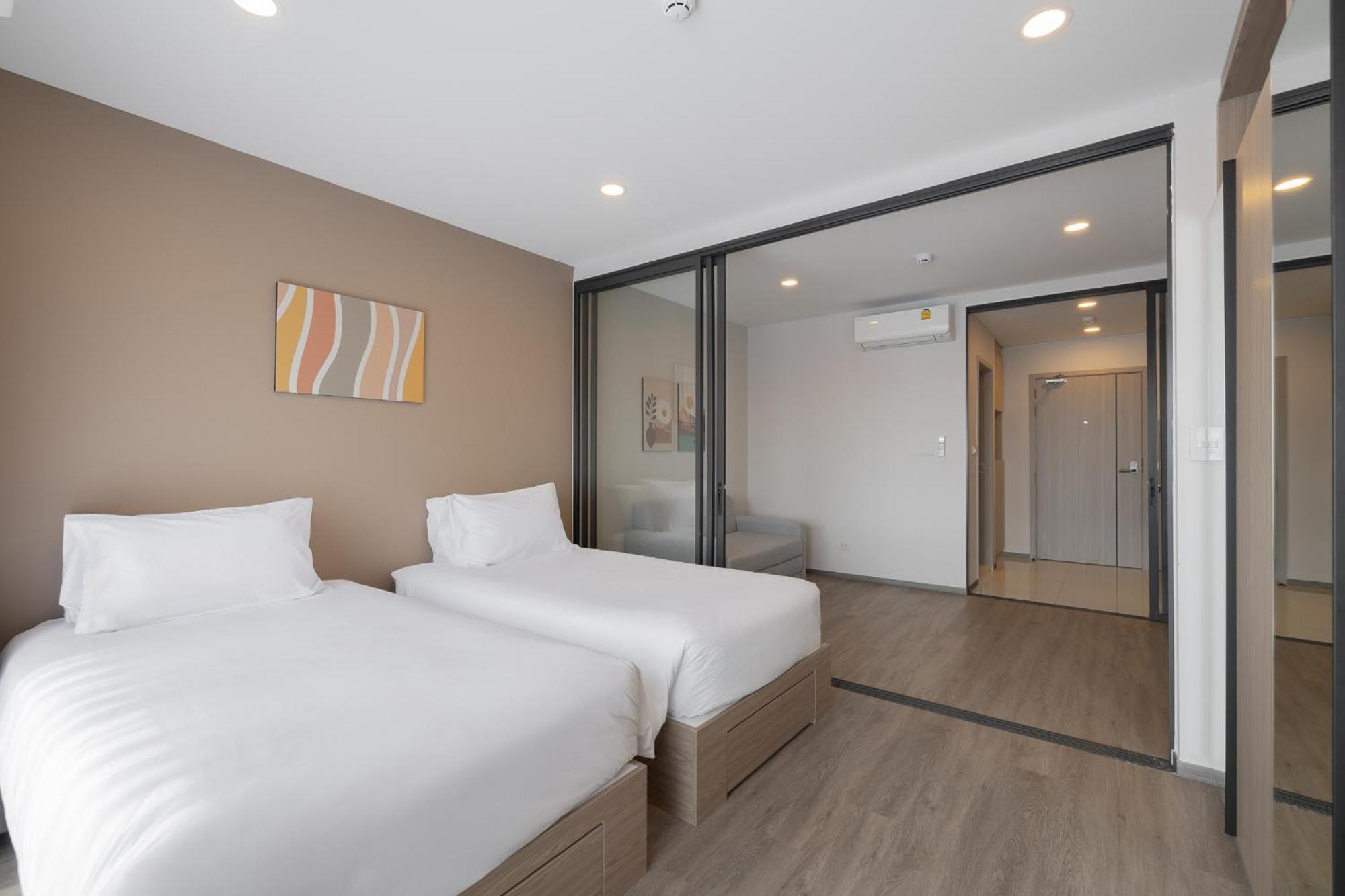 Salaya One Hotel & Service Apartment Esterno foto